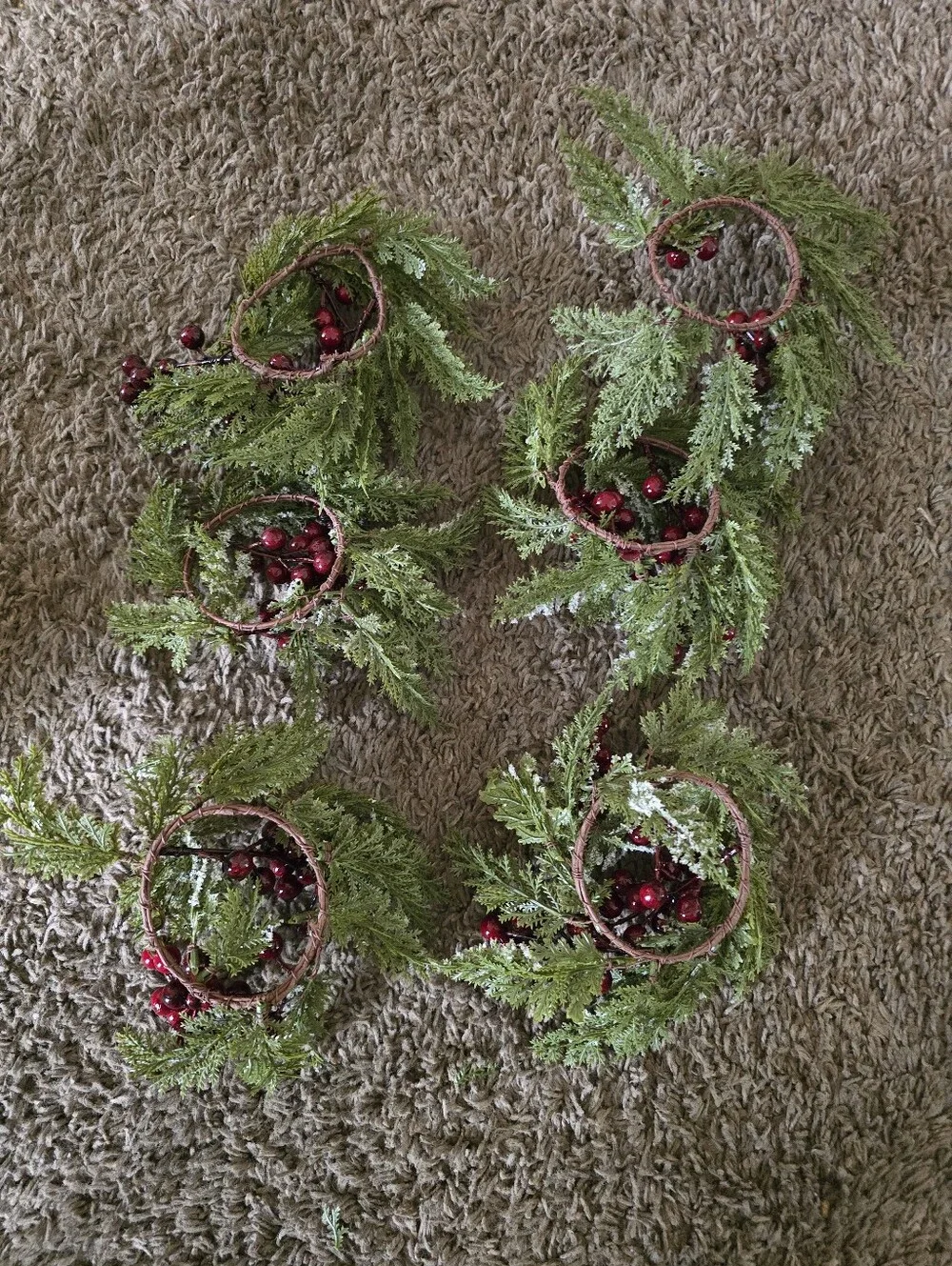 Cozy Holiday Candle Centerpiece with Red Berries. 6 Piece Set. NEW.